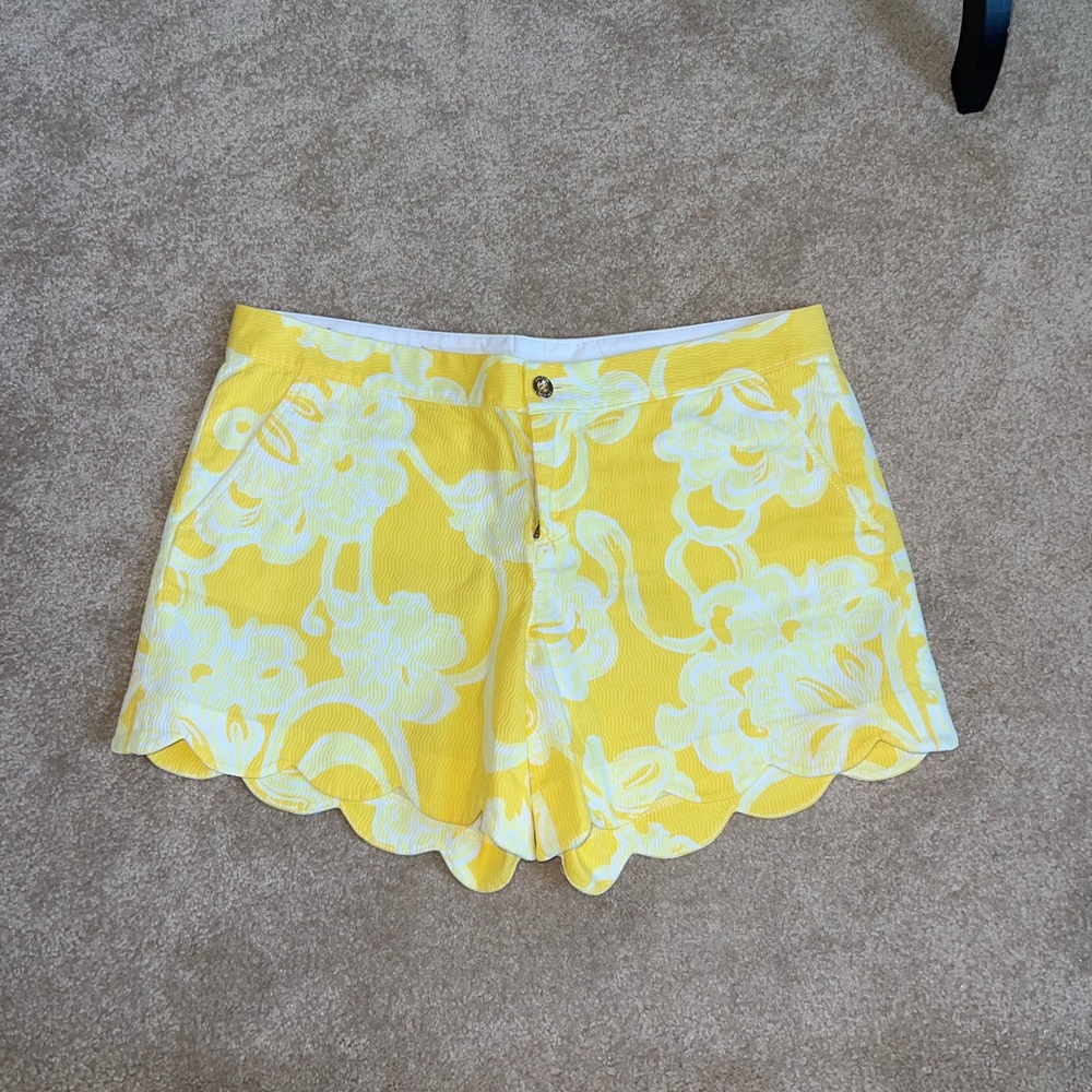 Lilly Pulitzer Yellow Floral Scalloped Buttercup Shorts